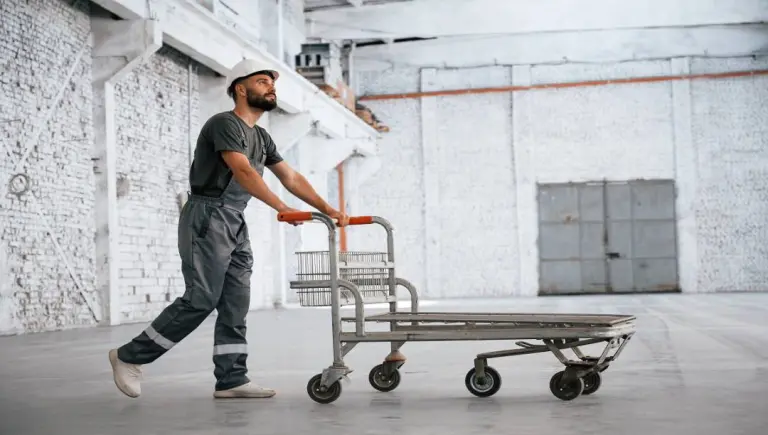Afruimwagens: Explain Benefits For Trolleys Busy Workspaces